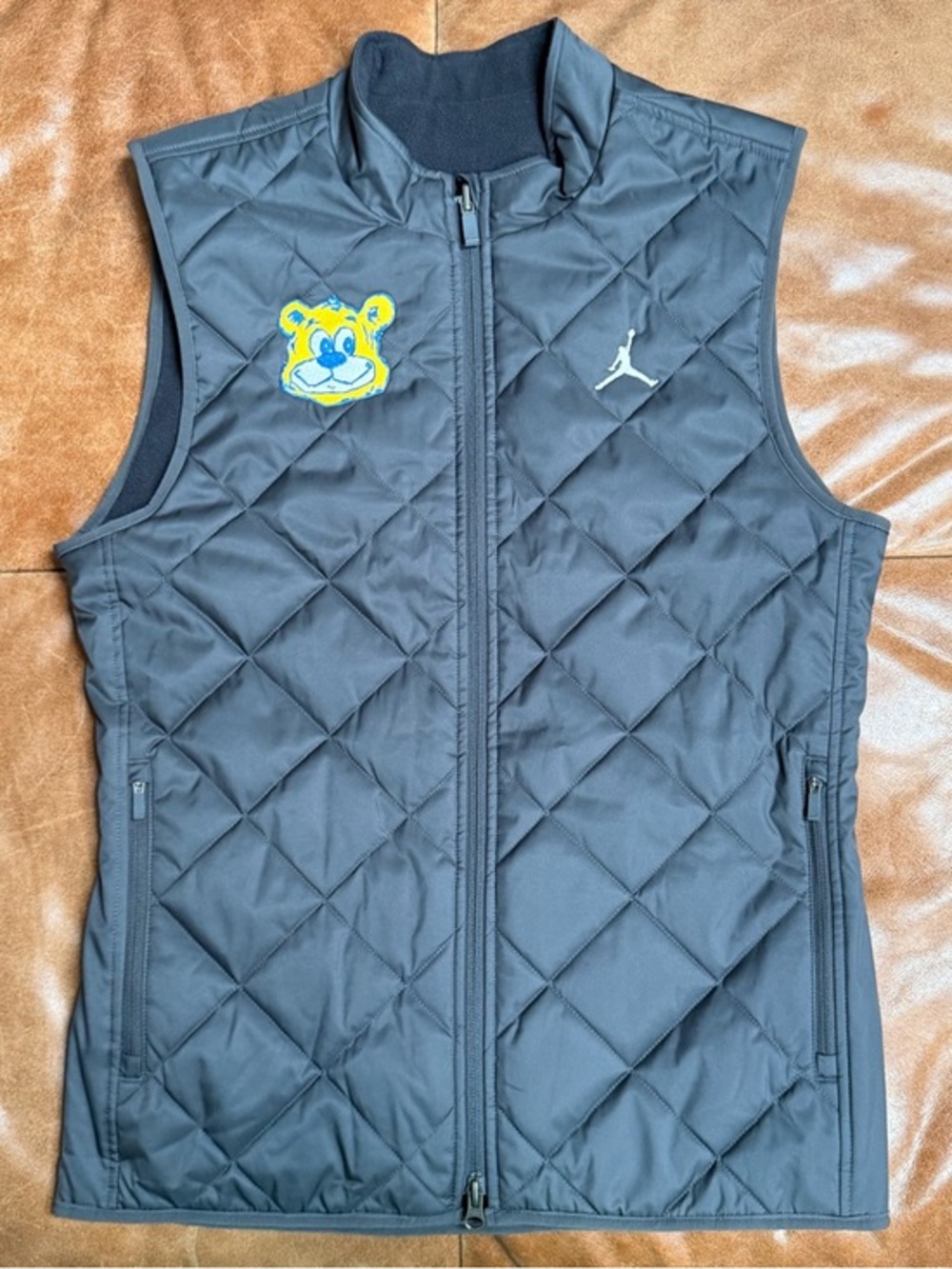 UCLA Joe Bruin Air Jordan Diamond Quilted Fleece-lined Vest Men’s S Black